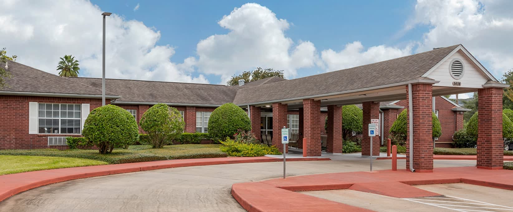 Brookdale Memorial Oaks community exterior