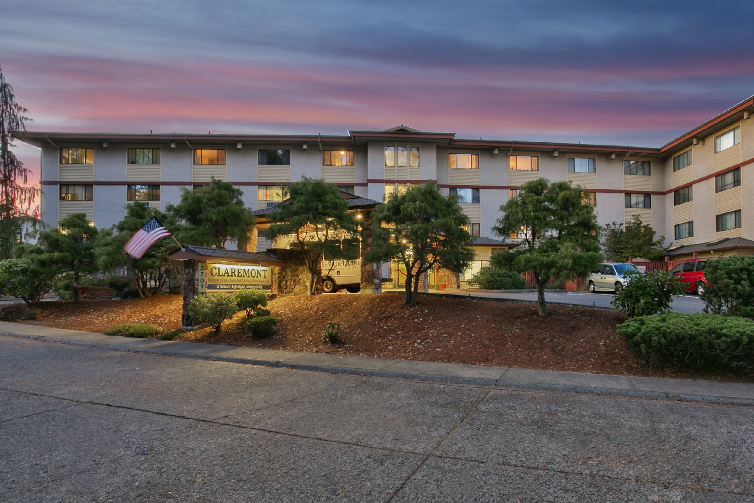 Laurel Glen at Bremerton Senior Living community exterior