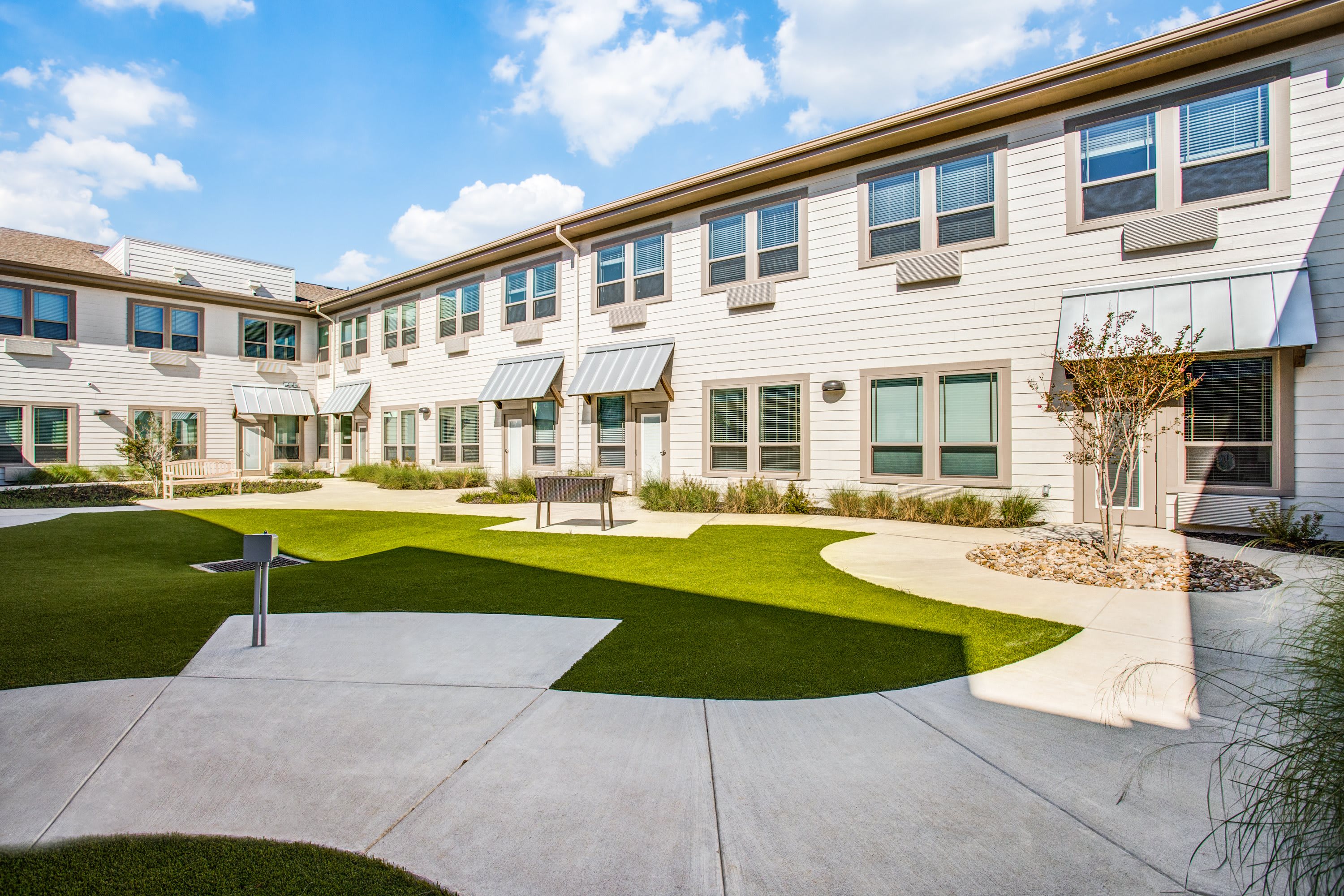 StoneCreek of North Richland Hills outdoor common area