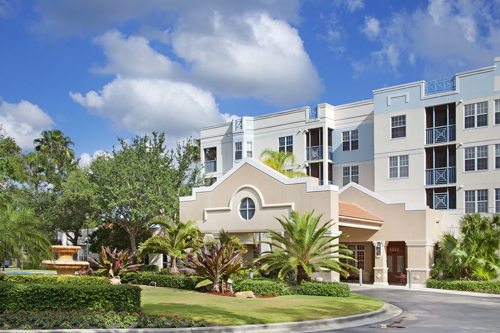 Stratford Court of Boca Pointe community exterior