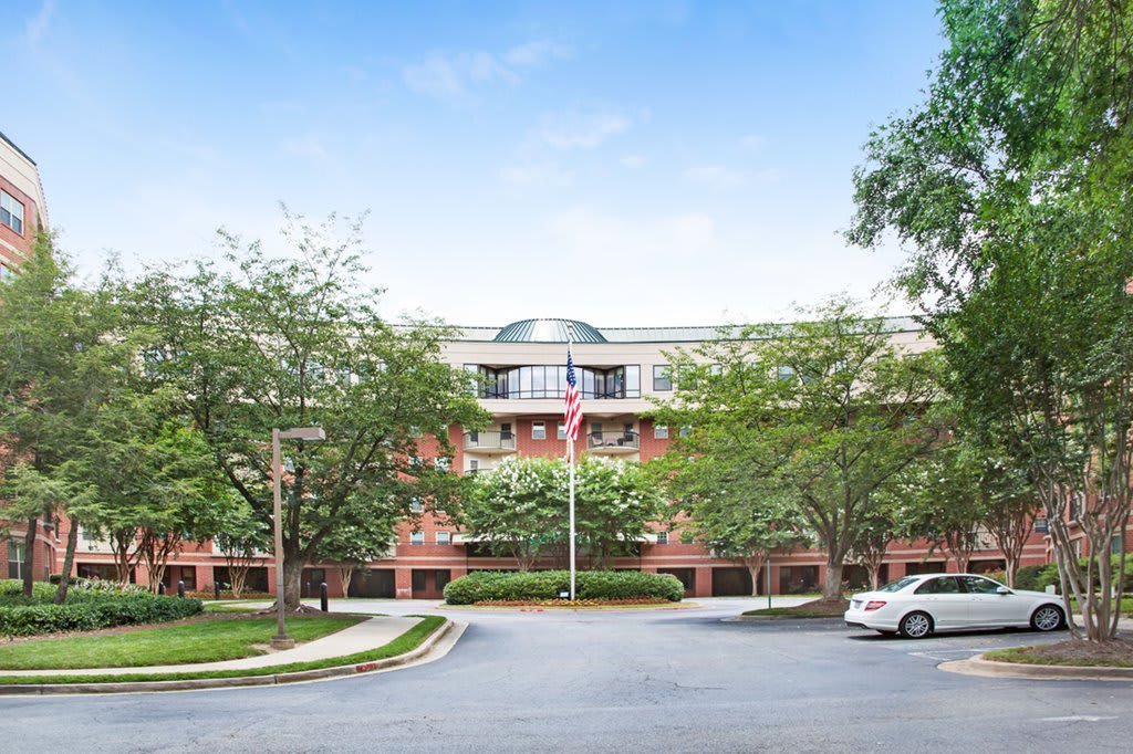 Sunrise of Huntcliff Summit I community exterior