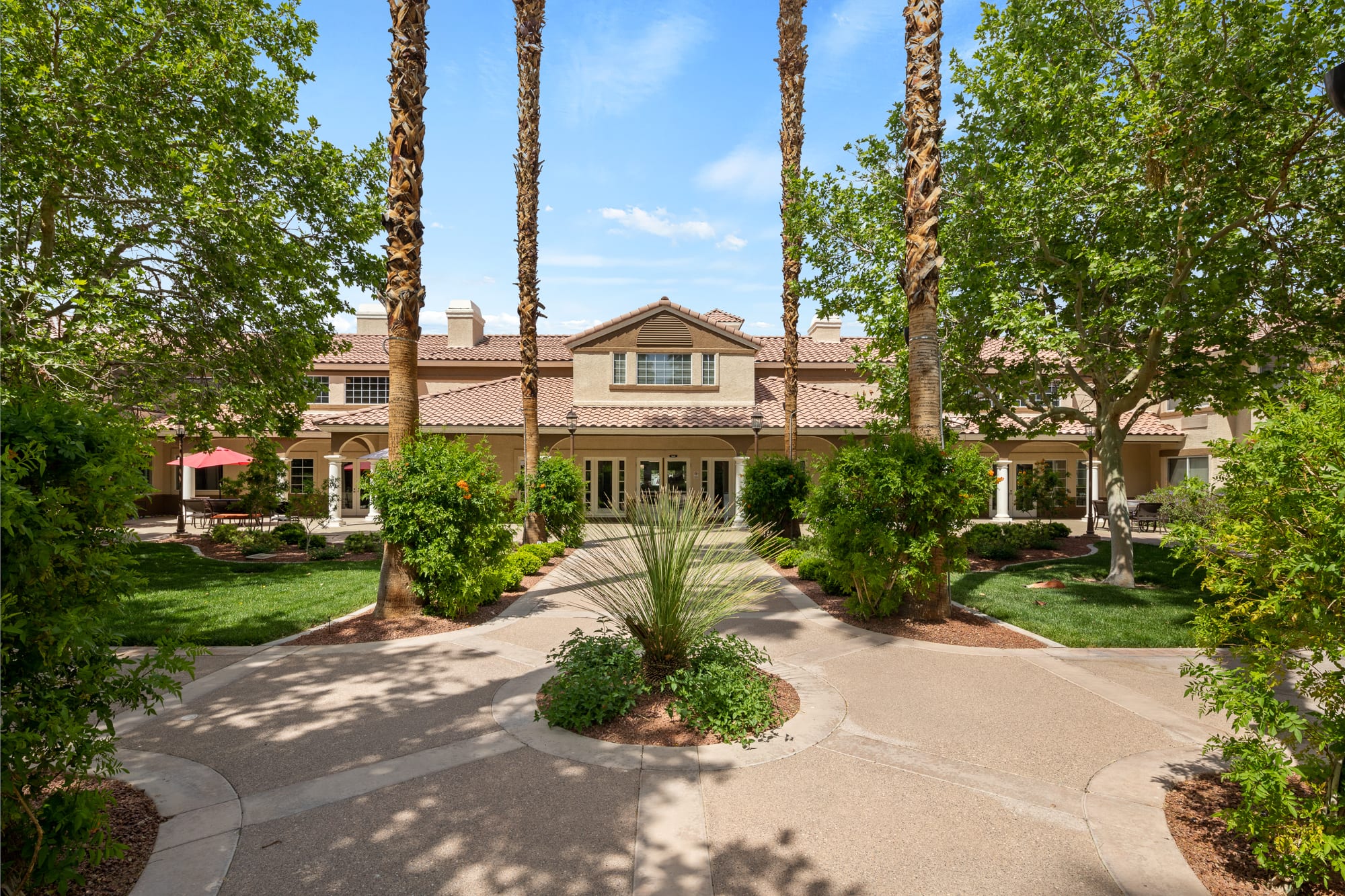 Oakmont of Las Vegas outdoor common area