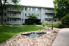 Laurel Oaks Courtyard