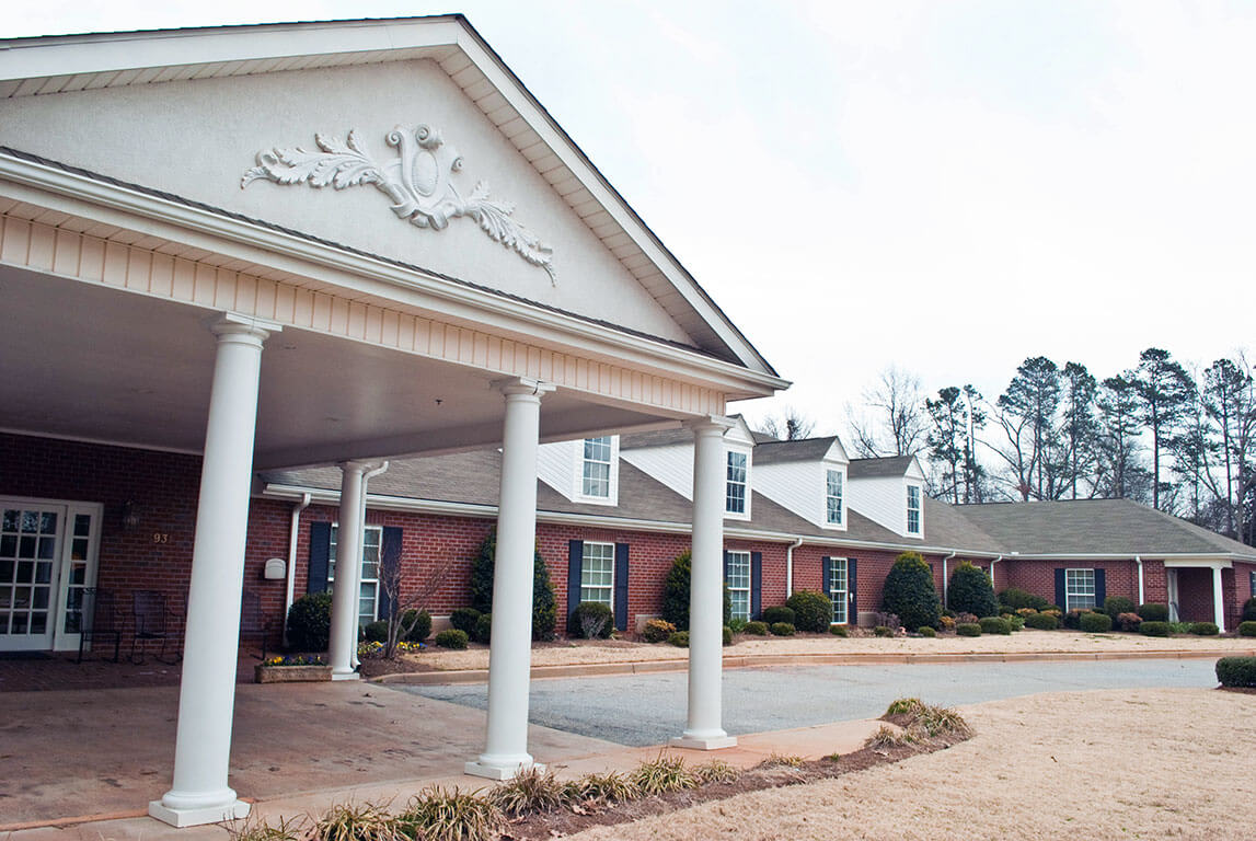 Windsor House Greenville outdoor common area