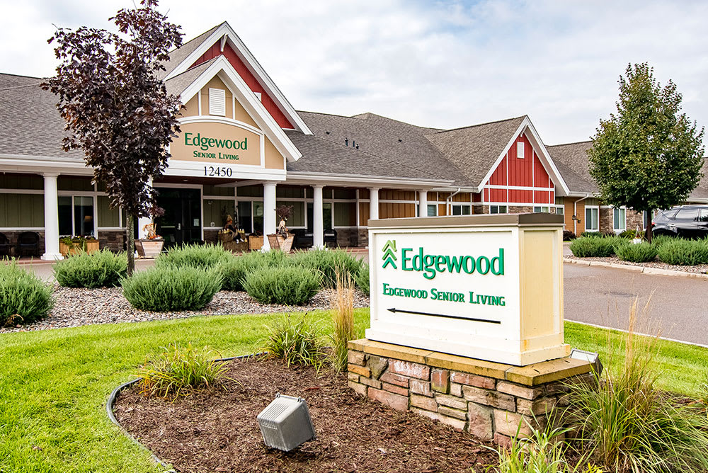 Edgewood Senior Living outdoor common area