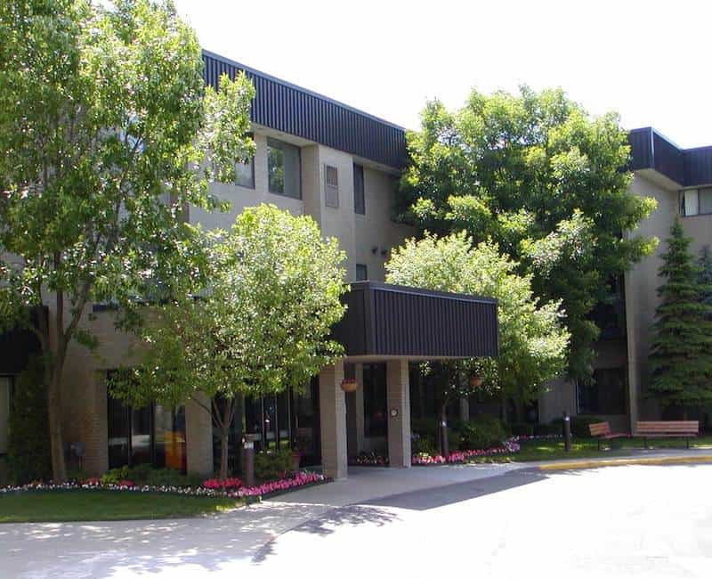 Madison Manor Apartments outdoor common area