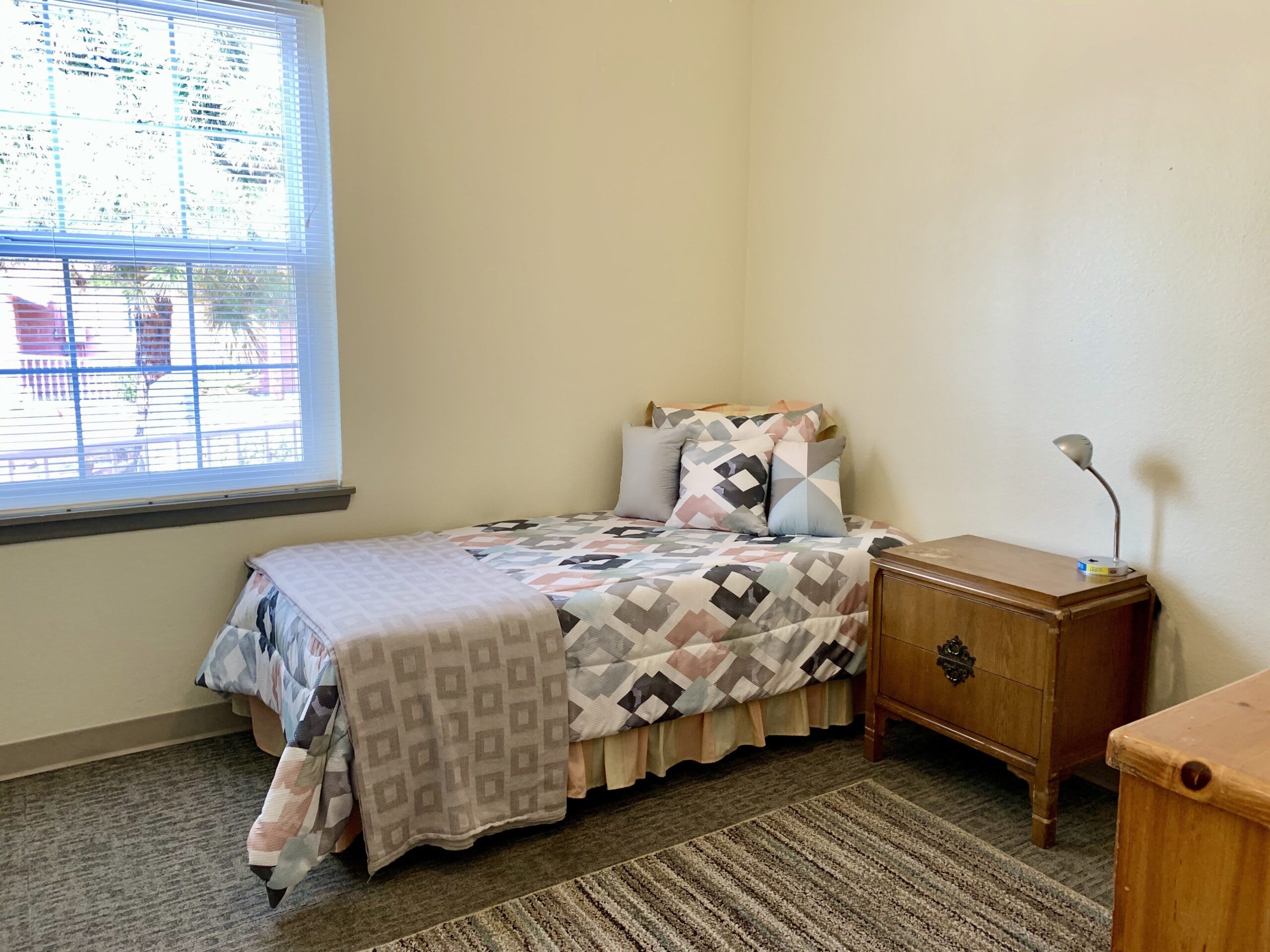 Casa de Rosa Assisted Living bedroom