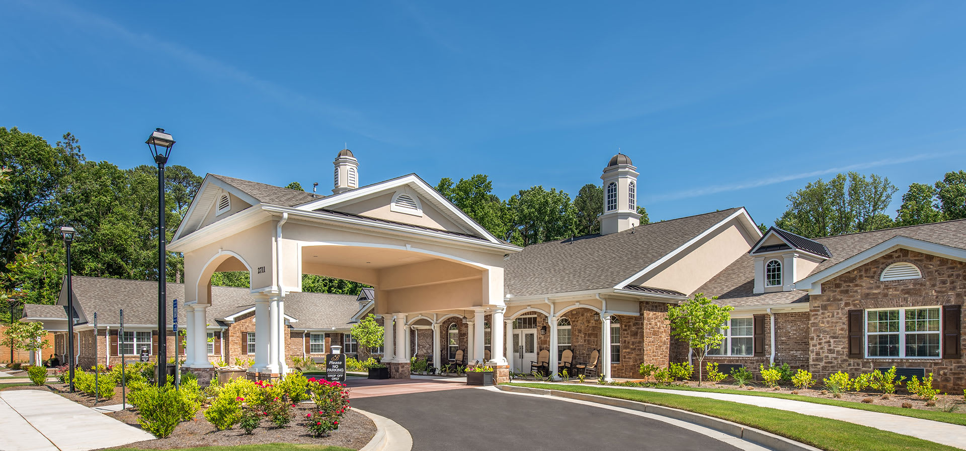 Benton House of Decatur community exterior