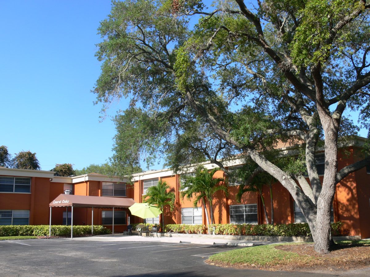 Oak Manor Senior Living Community community exterior