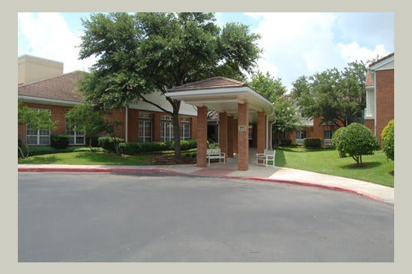 Juniper Village at Lincoln Heights outdoor common area