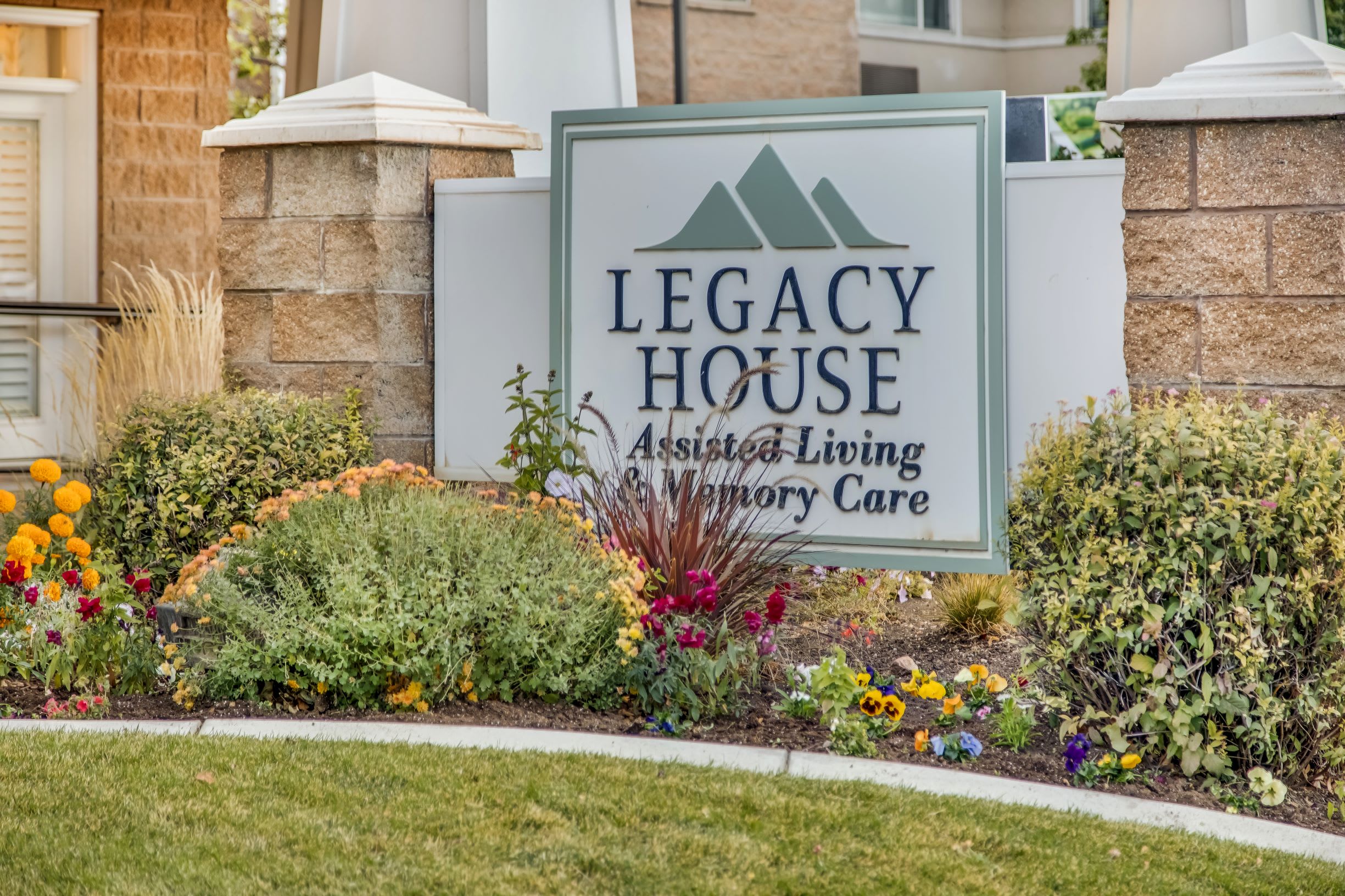 Legacy House of Bountiful outdoor common area