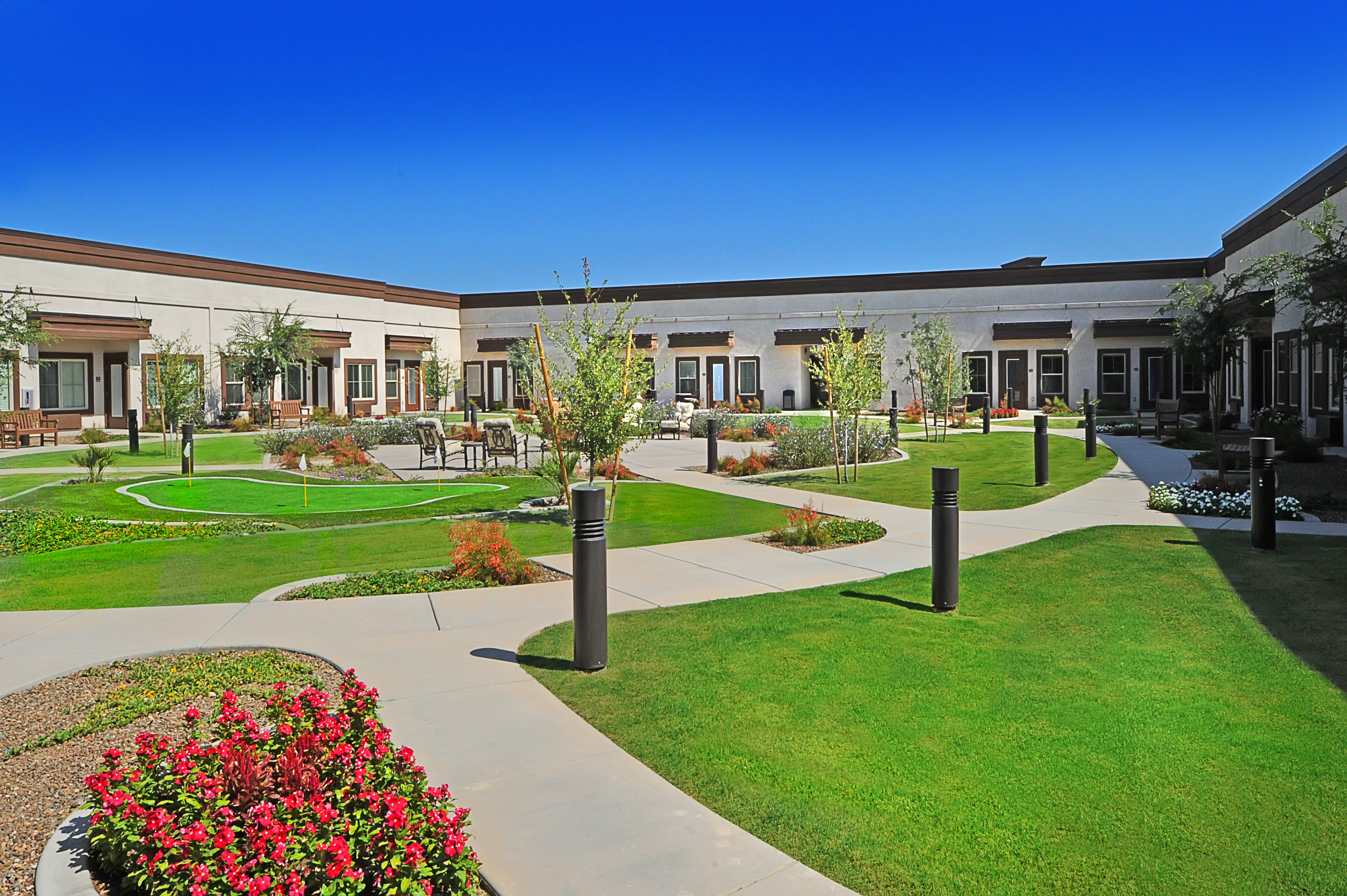 Sky Ridge Senior Living outdoor common area