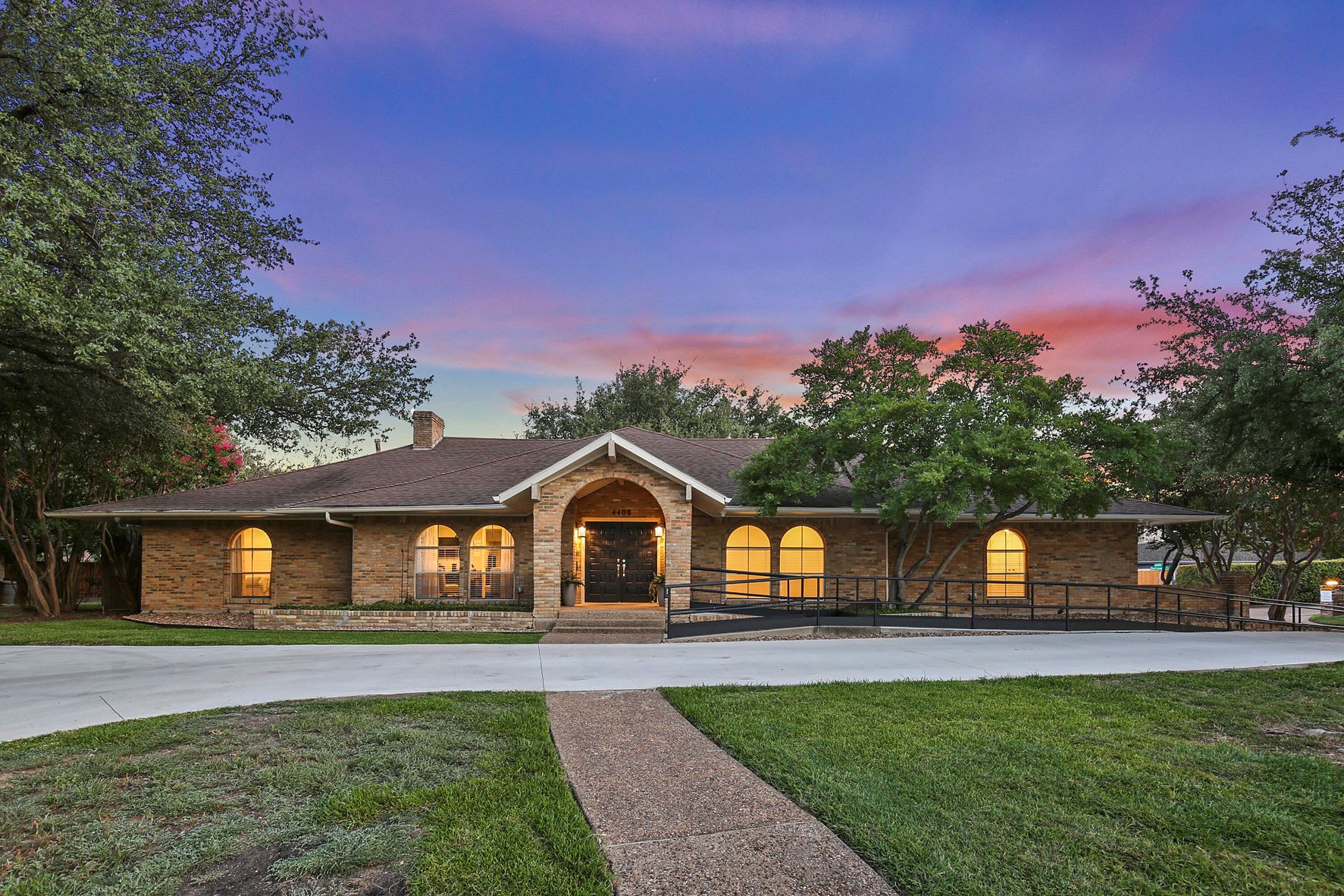 Silver Leaf Assisted Living at Forest Bend community exterior