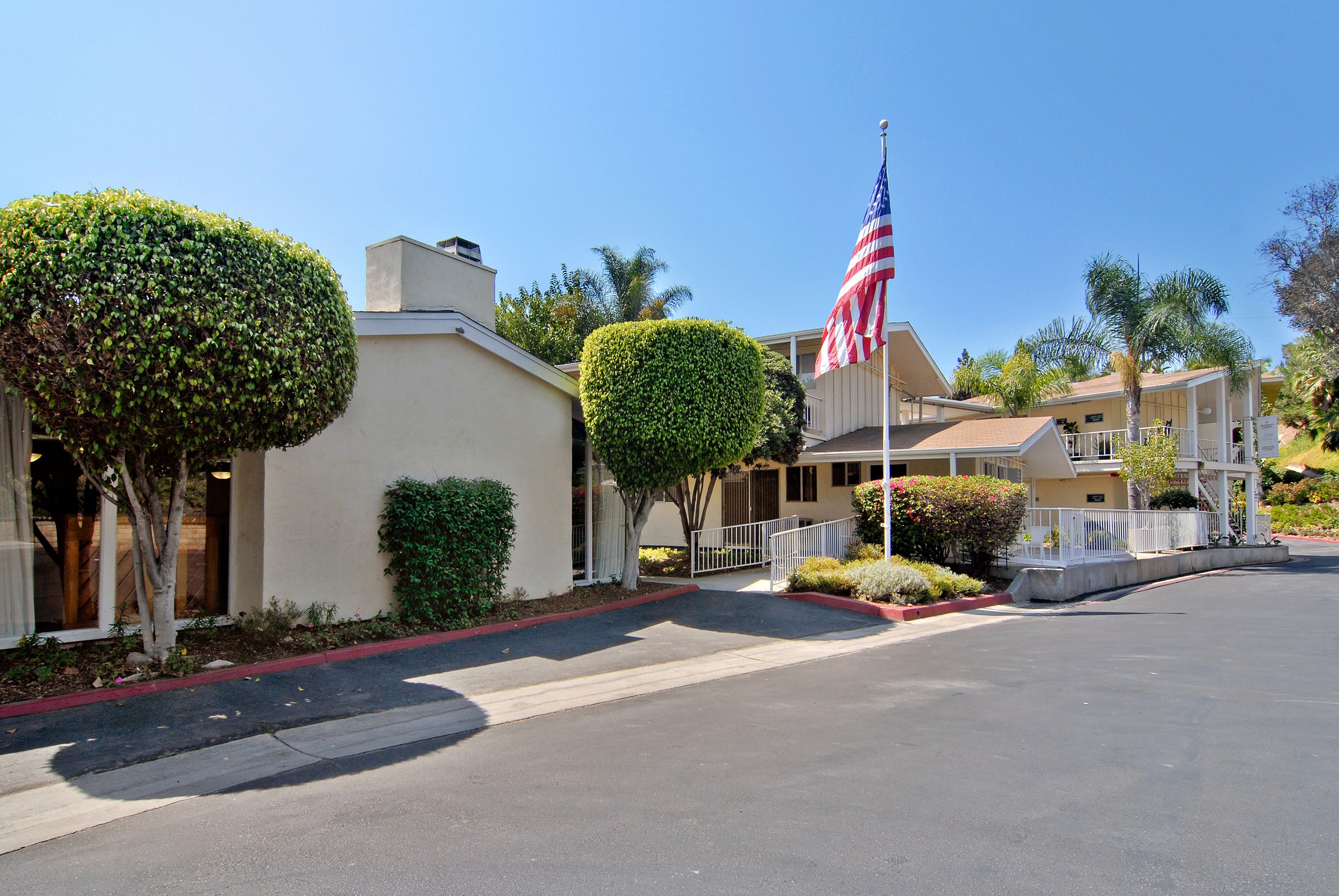 Grossmont Gardens community exterior