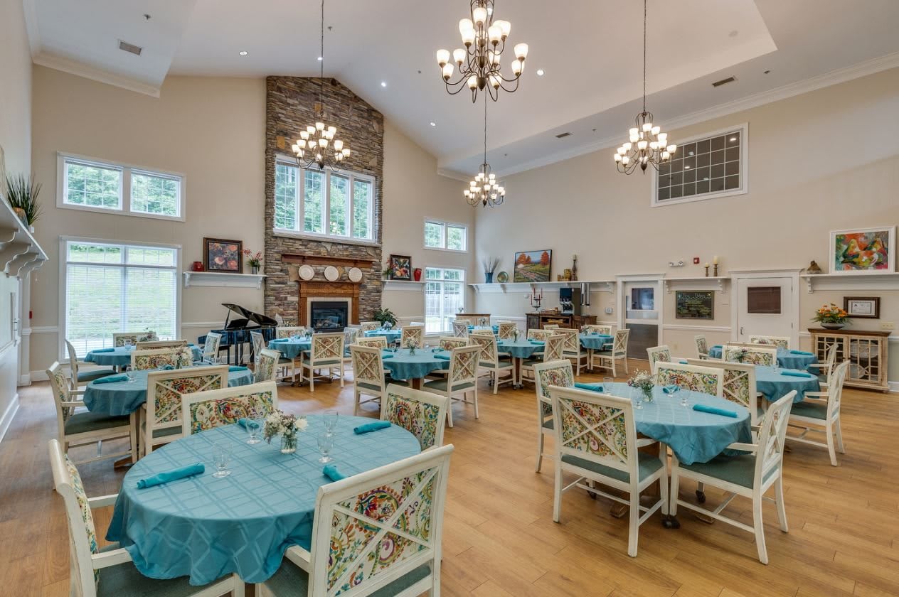 Arbor Ridge at Kernersville dining room