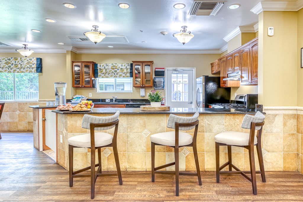 Pacifica Senior Living Palm Beach communal kitchen