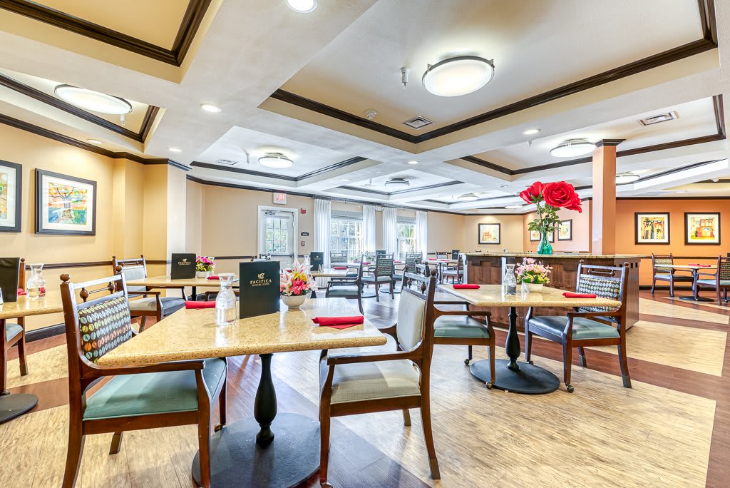 Pacifica Senior Living Santa Fe dining room