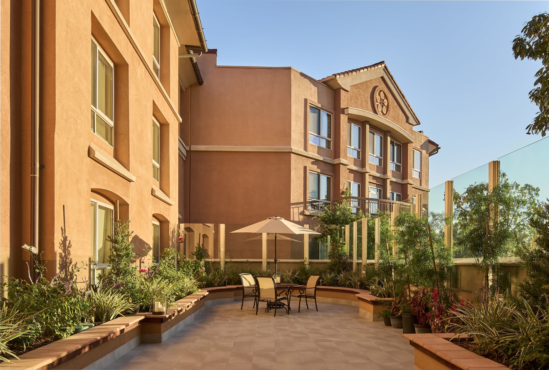 MorningStar Senior Living of Pasadena patio