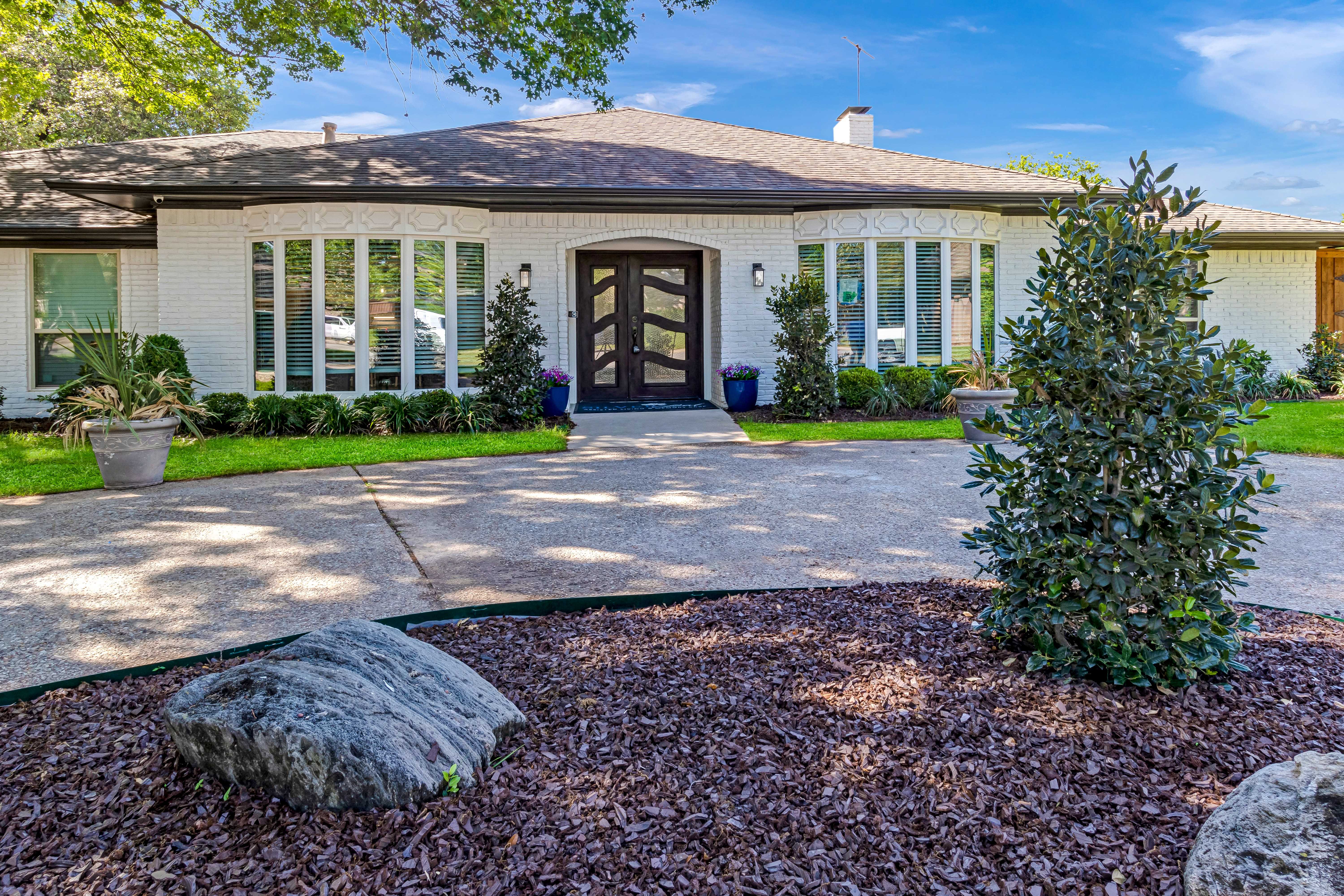 Photo of Silver Leaf Assisted Living at Tophill Circle