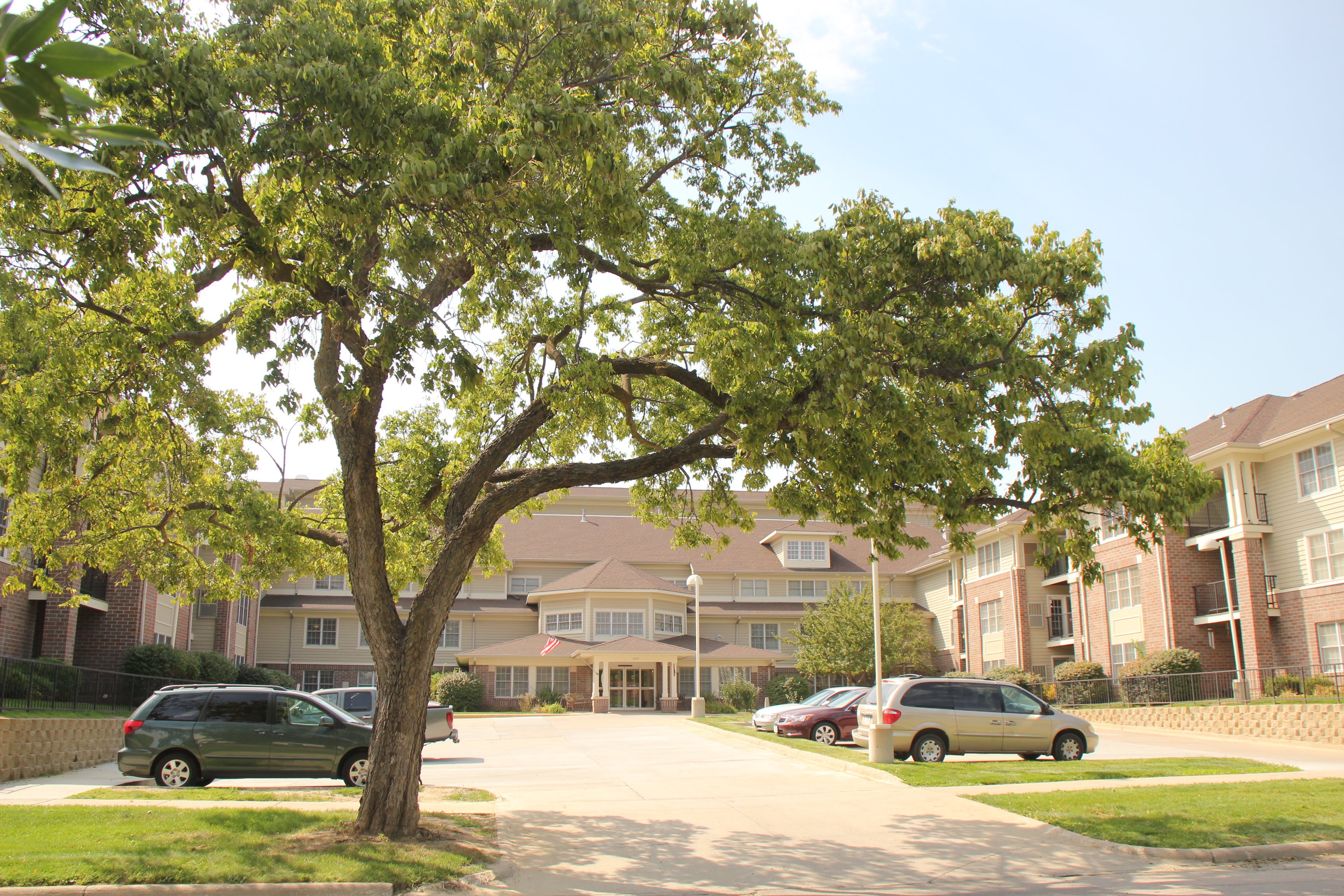 Charter Senior Living at North Park Place community exterior