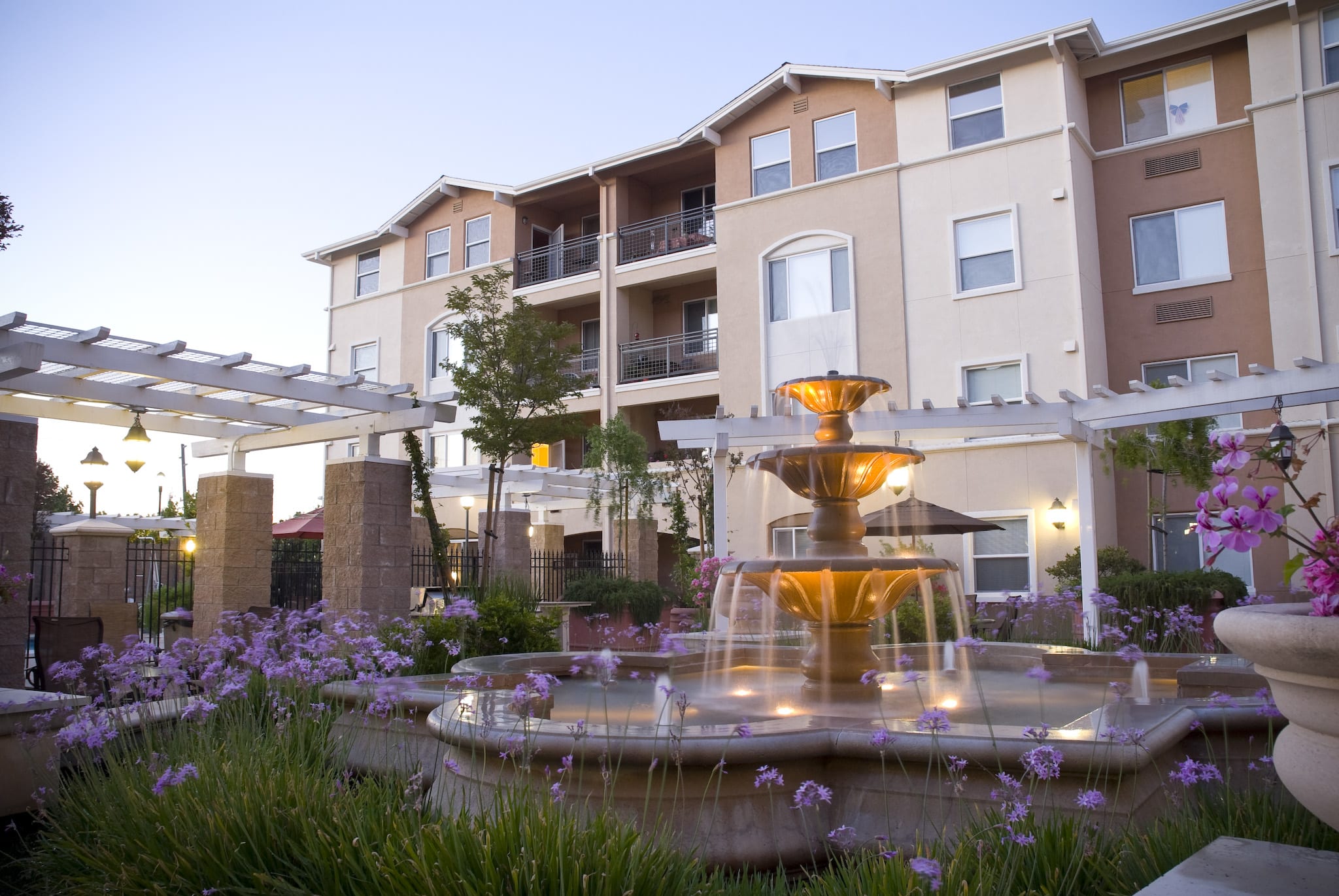 Heritage Estates Senior Apts. outdoor common area