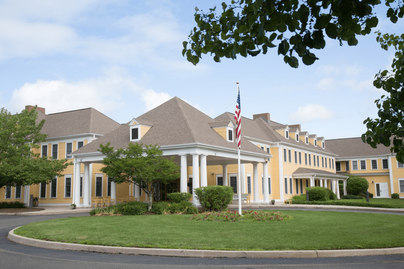 Coachman Square at Woodbridge community exterior