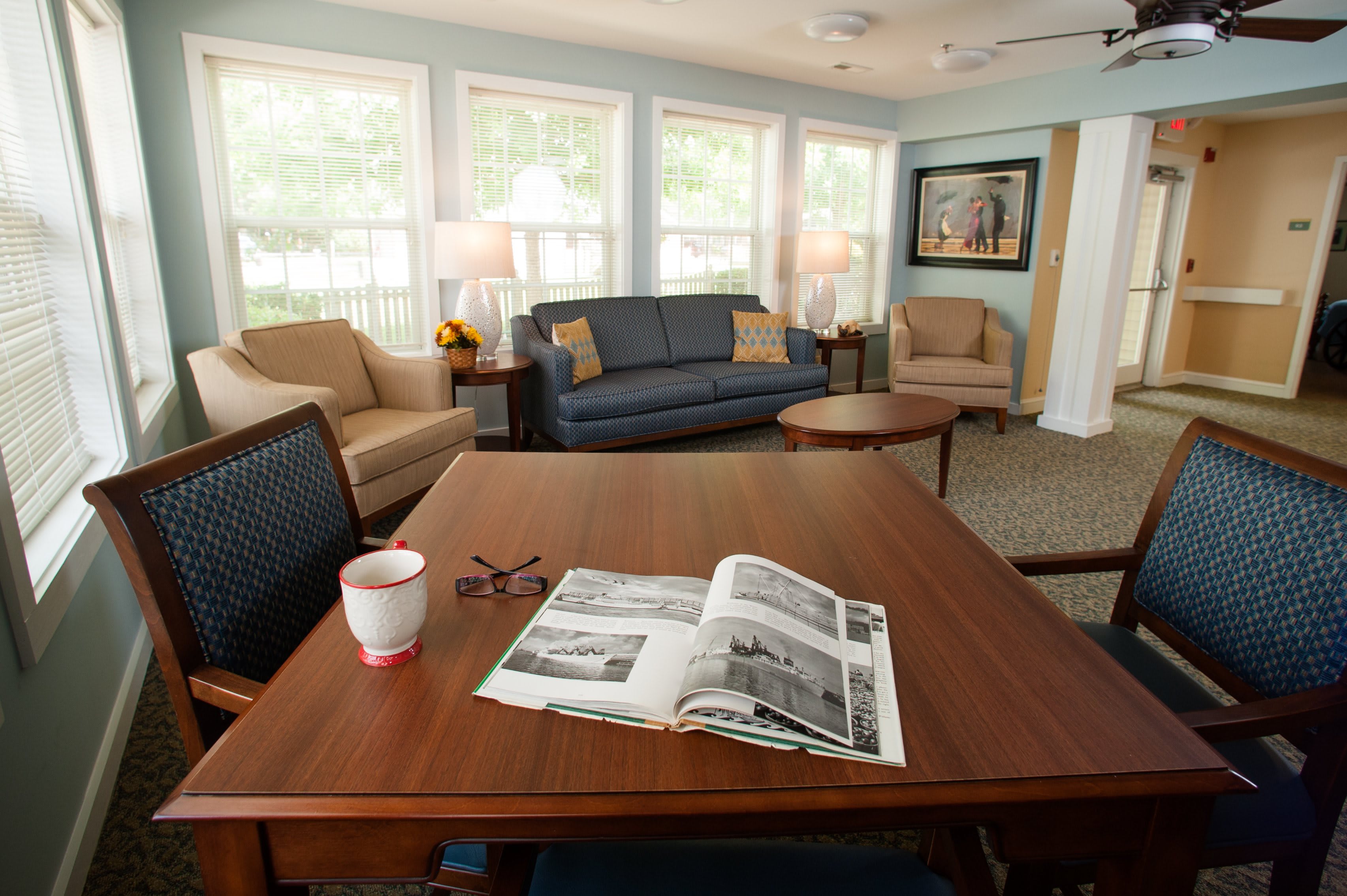 Commonwealth Senior Living at Churchland House indoor common area