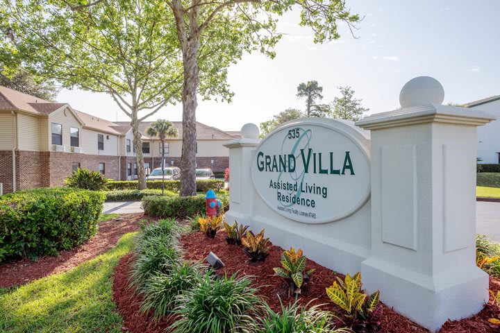 Grand Villa of Ormond Beach community exterior