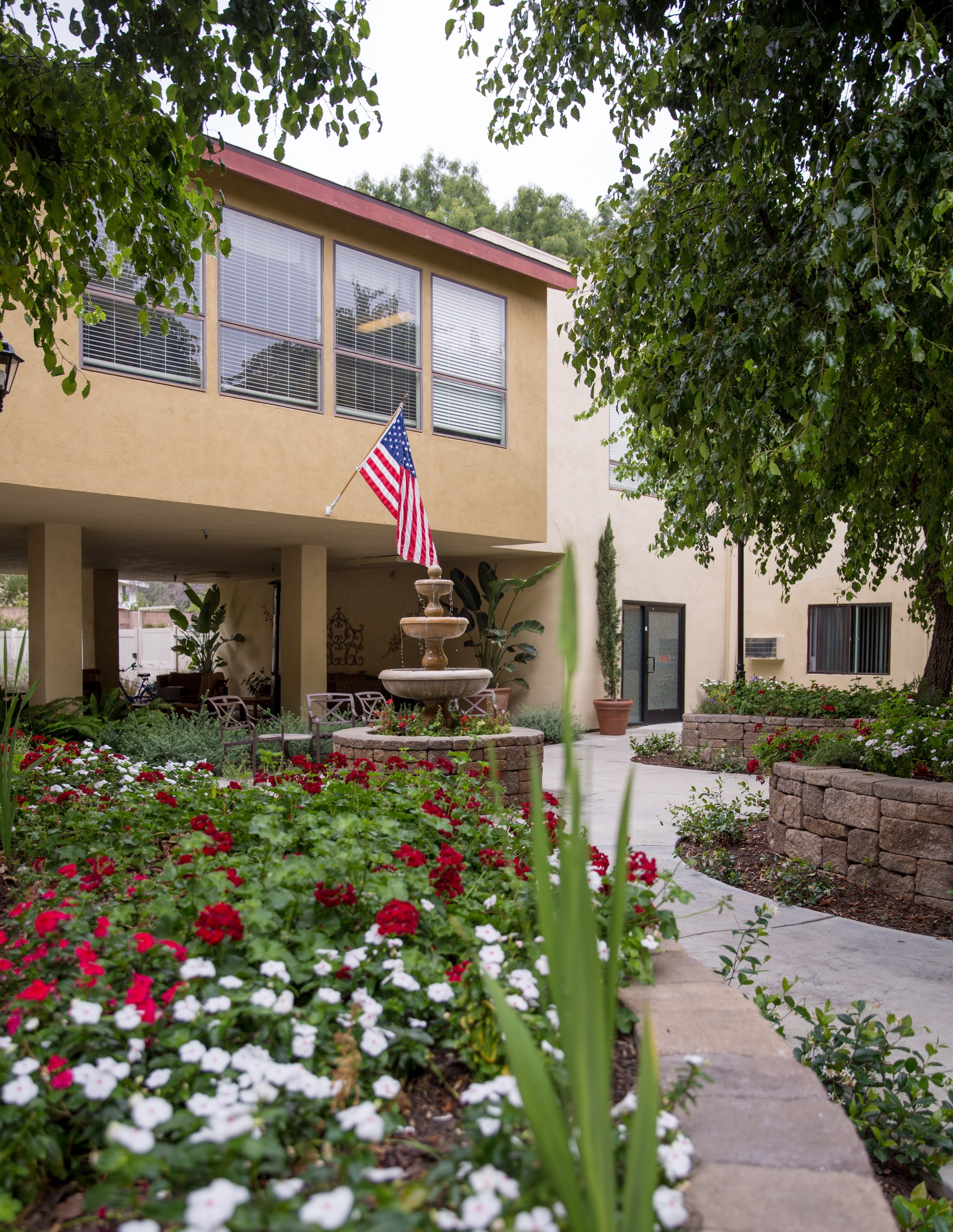 Fallbrook Glen of West Hills outdoor common area