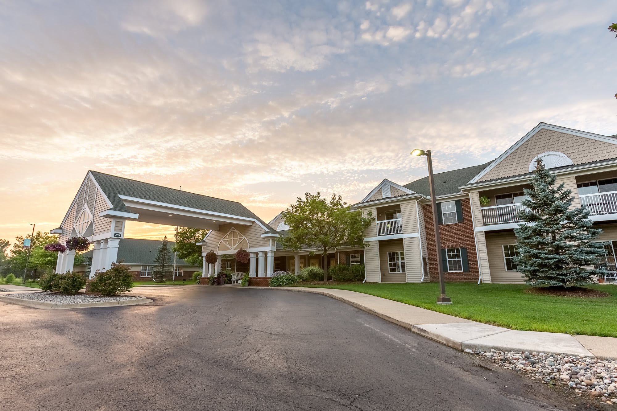 Independence Village of Grand Ledge Community Exterior