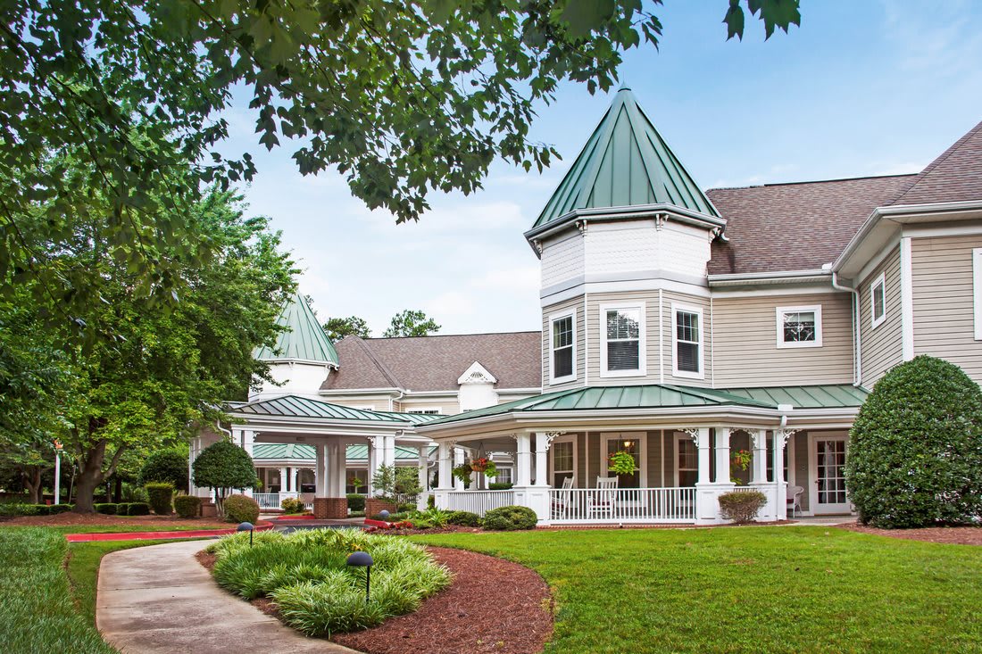 Sunrise at Ivey Ridge community exterior