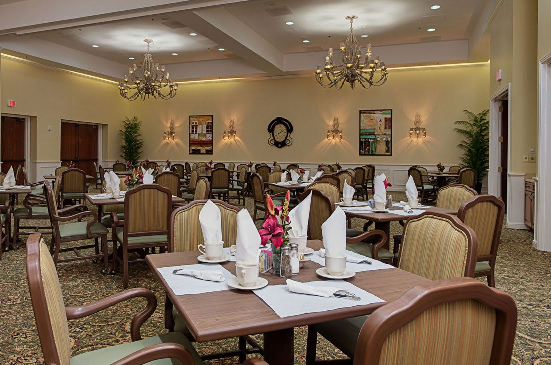 Grand Villa of DeLand dining room