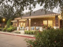 Mustang Creek Estates Allen outdoor common area