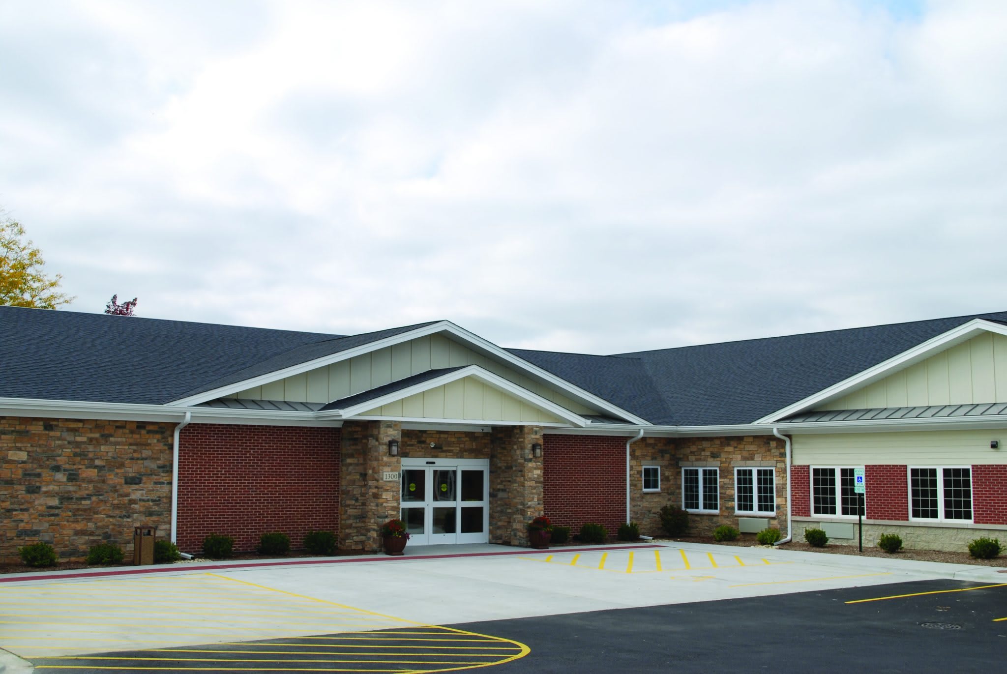 White Oaks of Spring Street community exterior