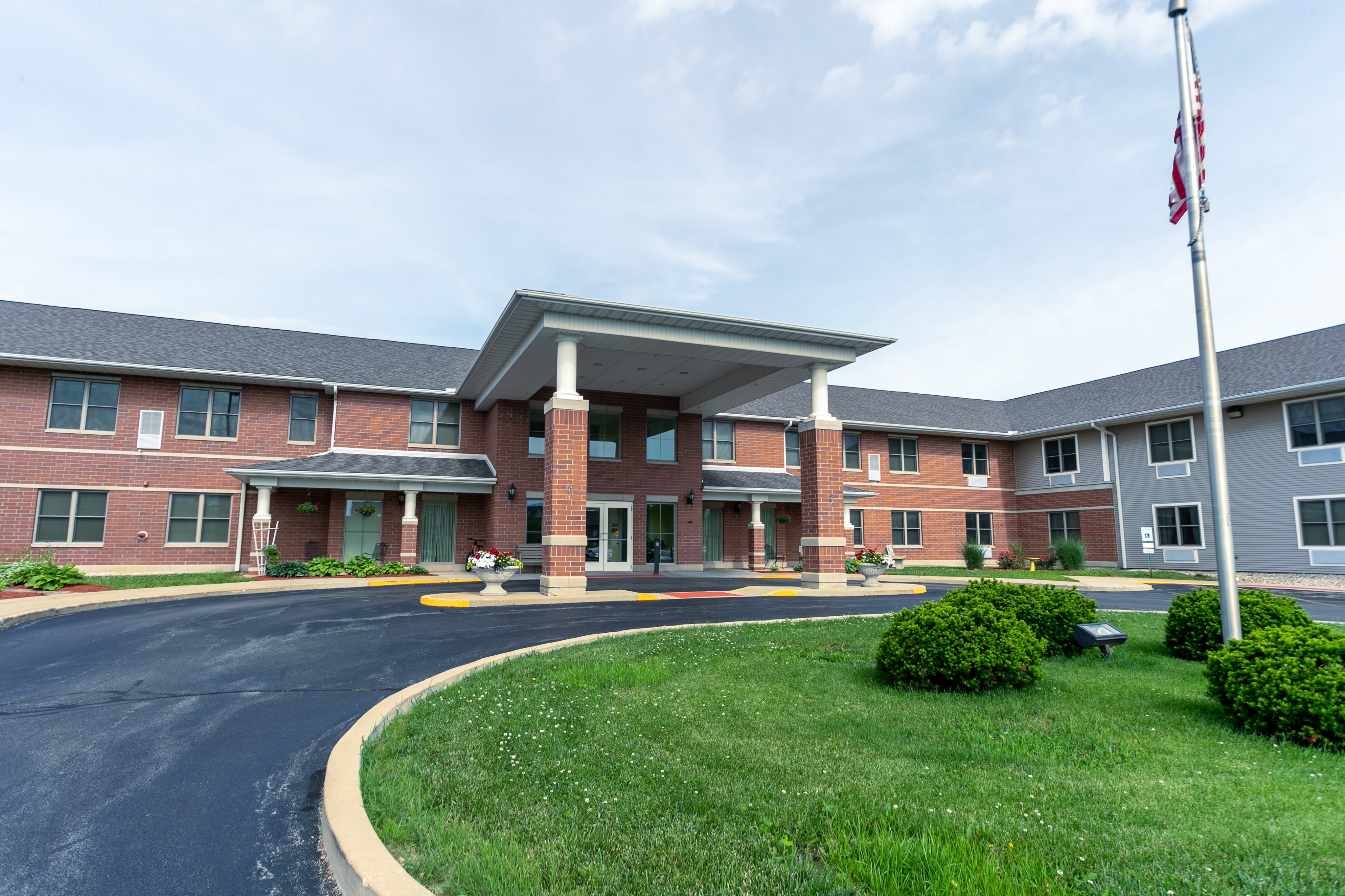 Heritage Woods of Sterling community exterior