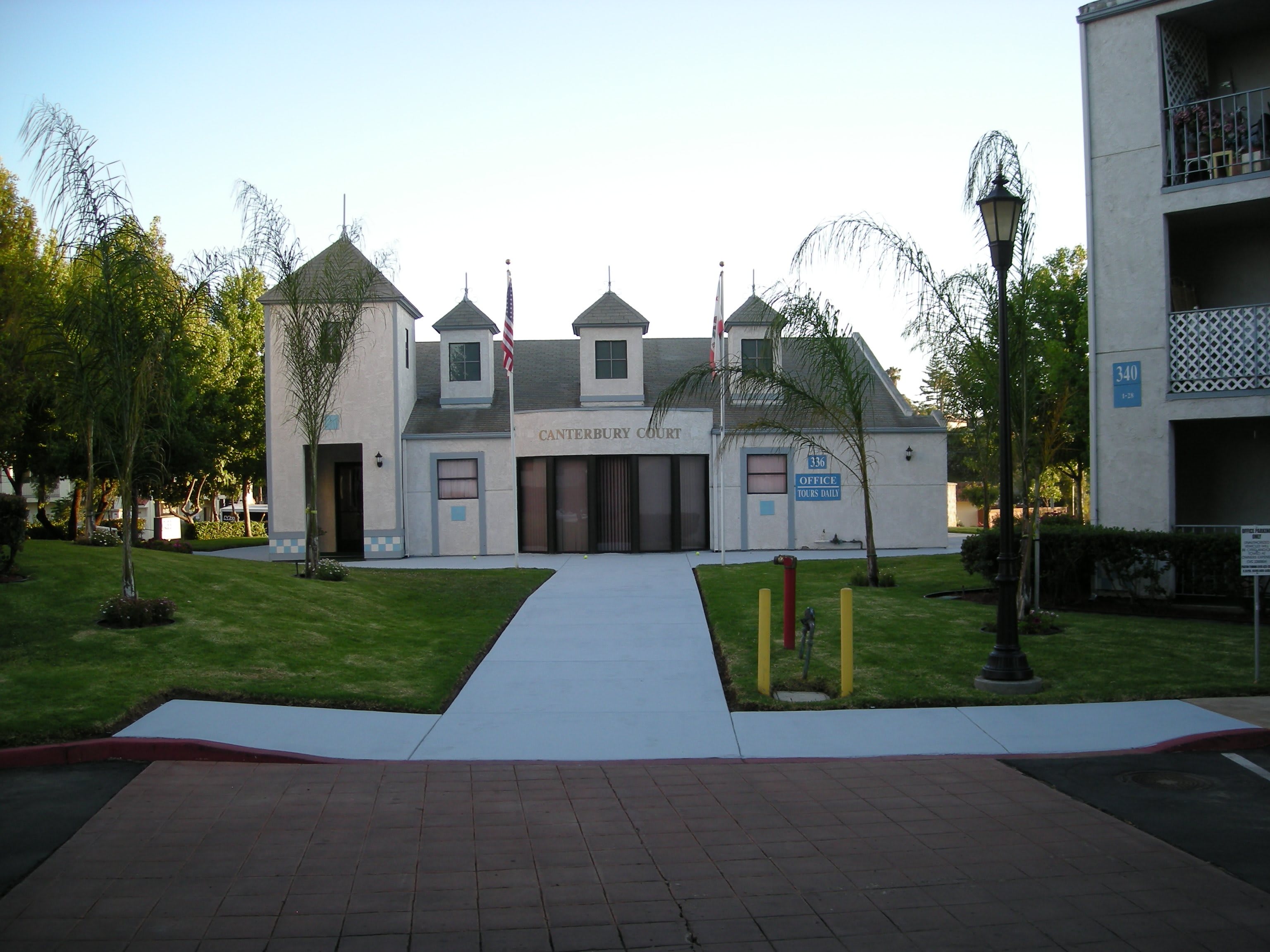 Canterbury Court Community exterior