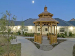 Aberdeen Memory Care of Tulsa outdoor common area