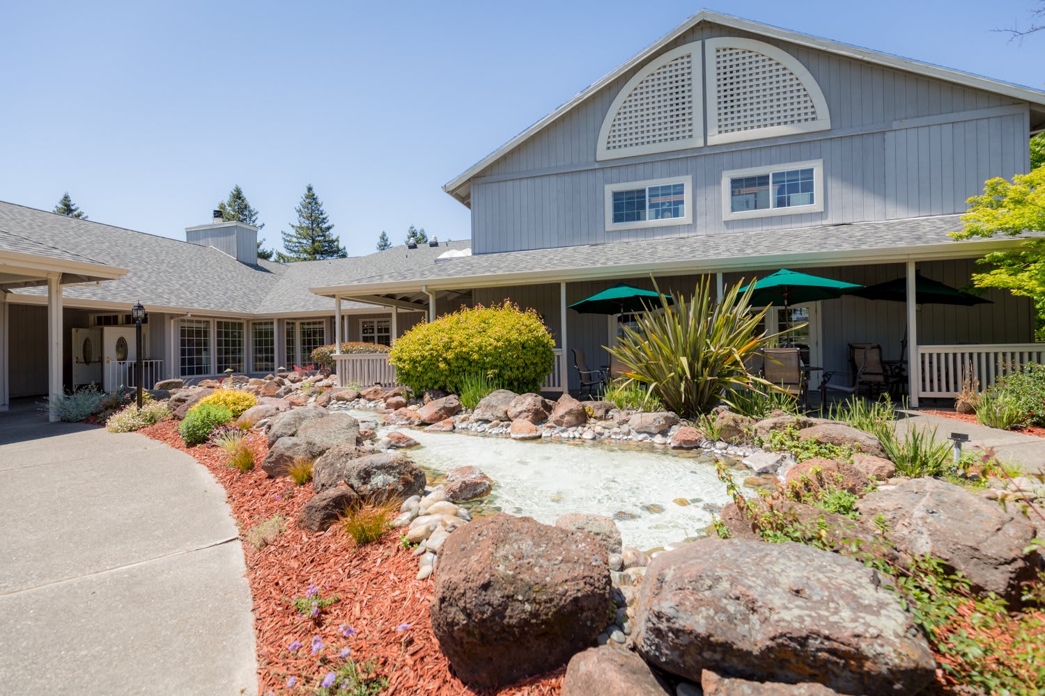 Cogir of Rohnert Park Senior Living community exterior