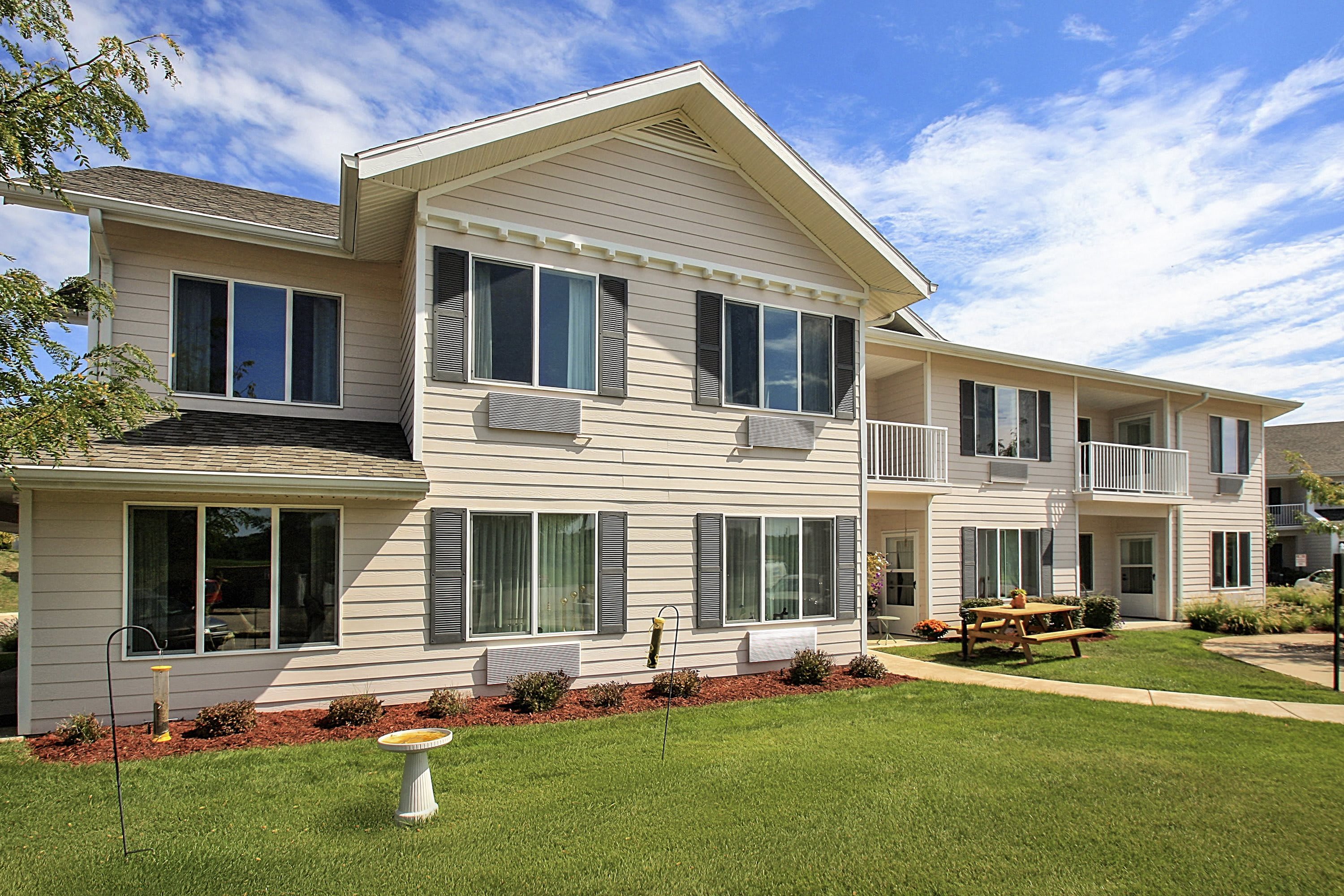 Curtis Creek Senior Living outdoor common area