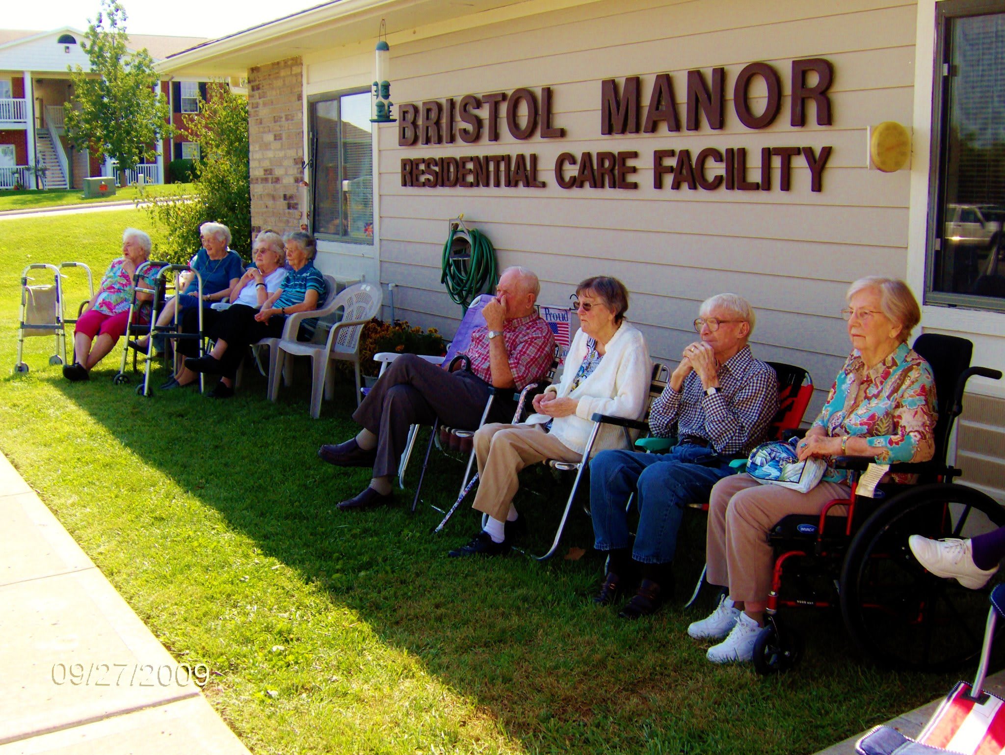 Bristol Manor of Warrenton residents