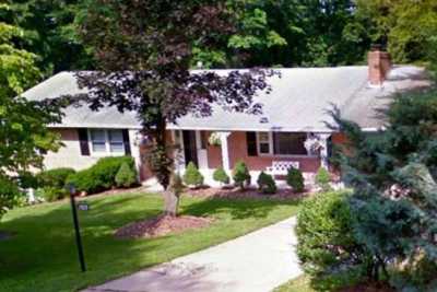 Photo of Avalon House on Oakview Drive