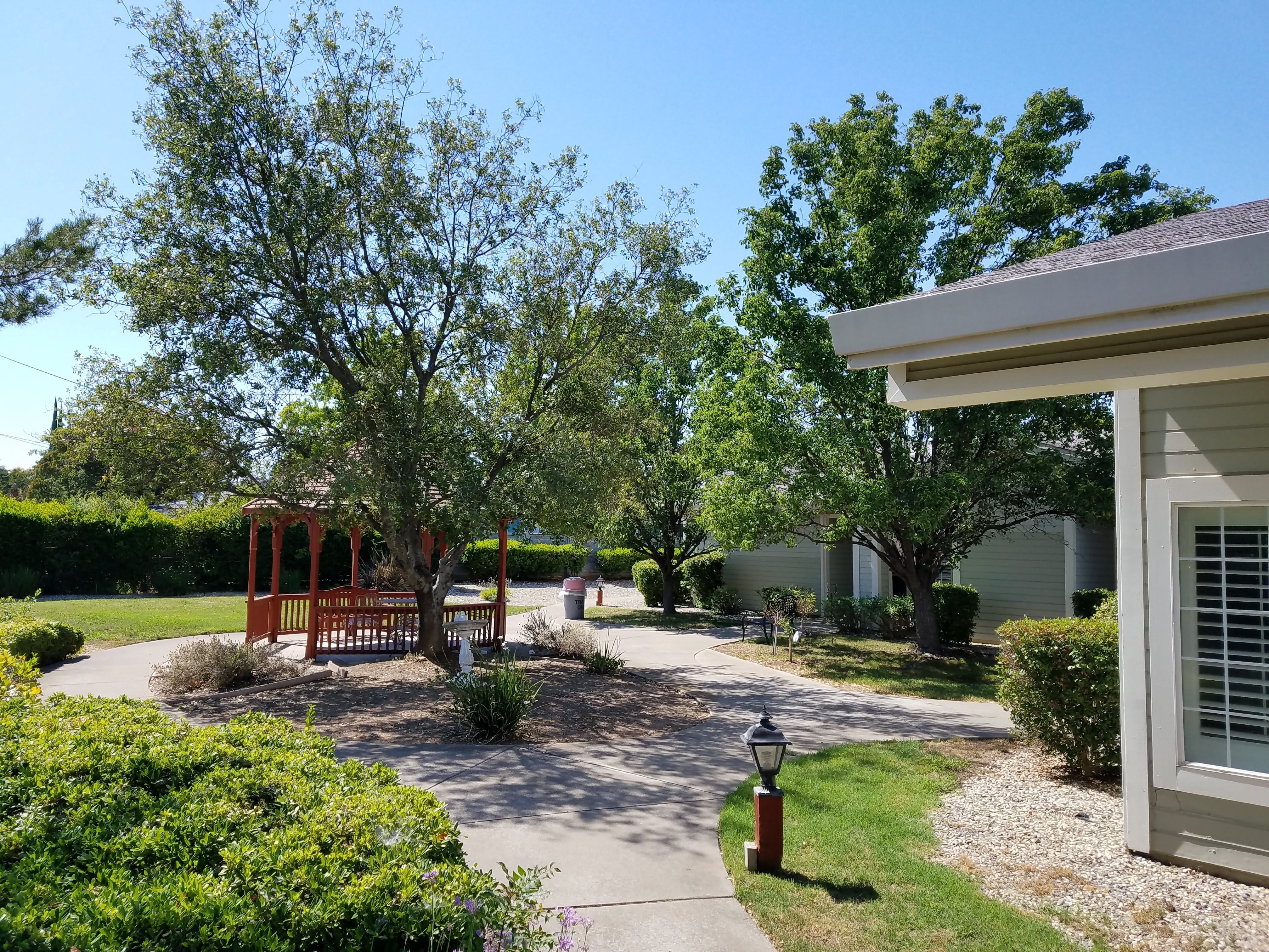 Gramercy Court outdoor common area