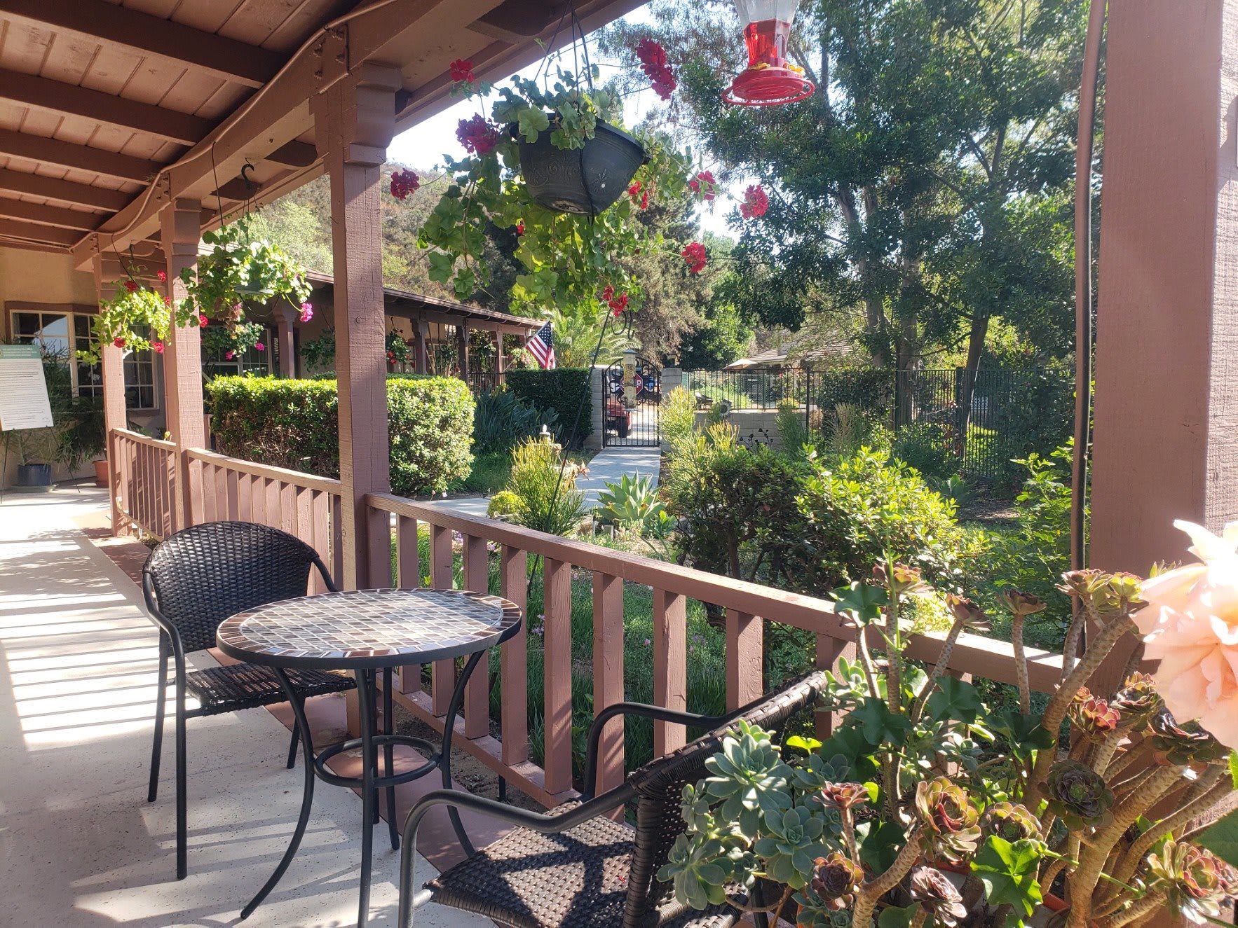 Poway Gardens Senior Living outdoor common area