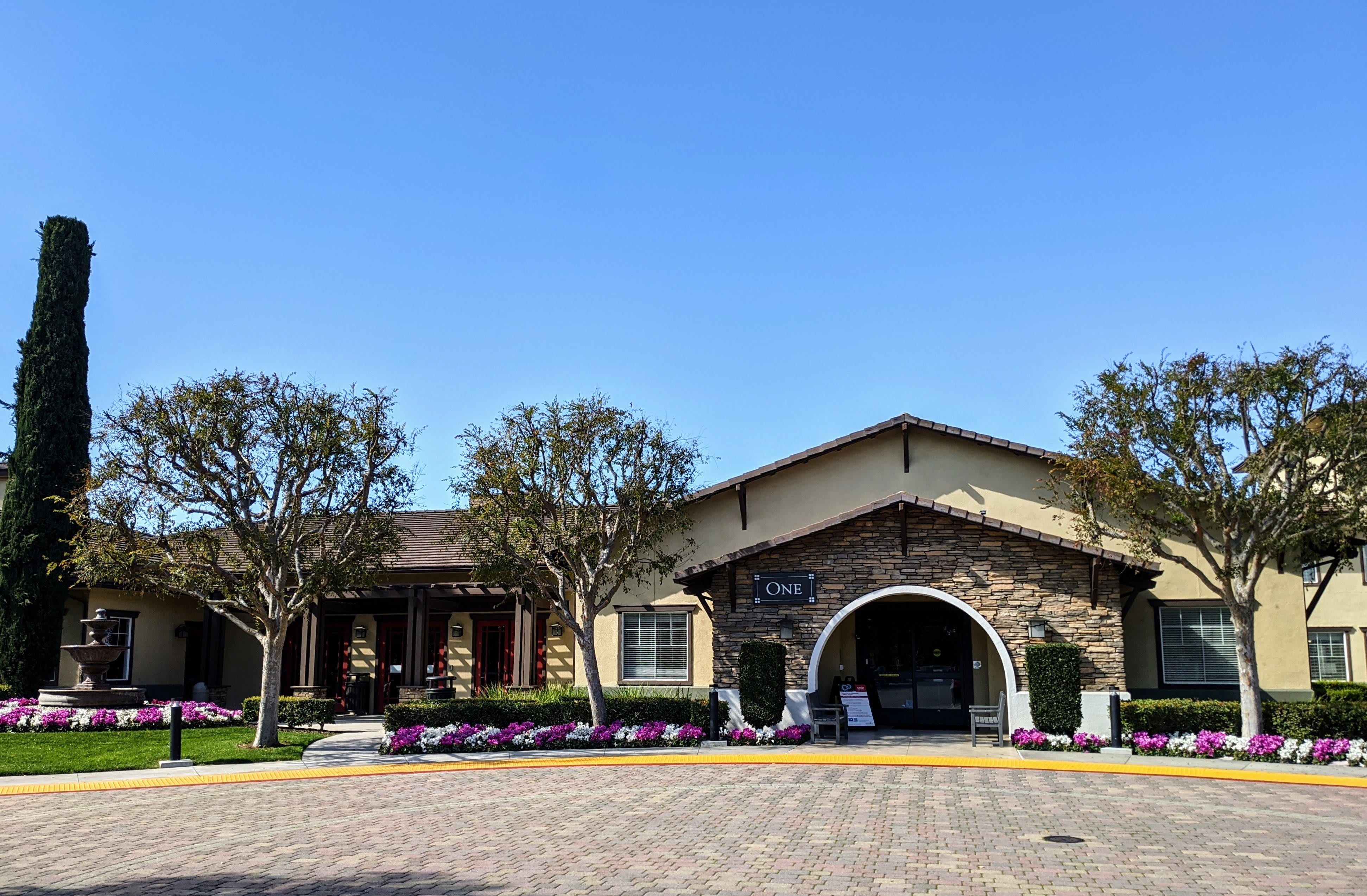 Woodbridge Terrace of Irvine community exterior