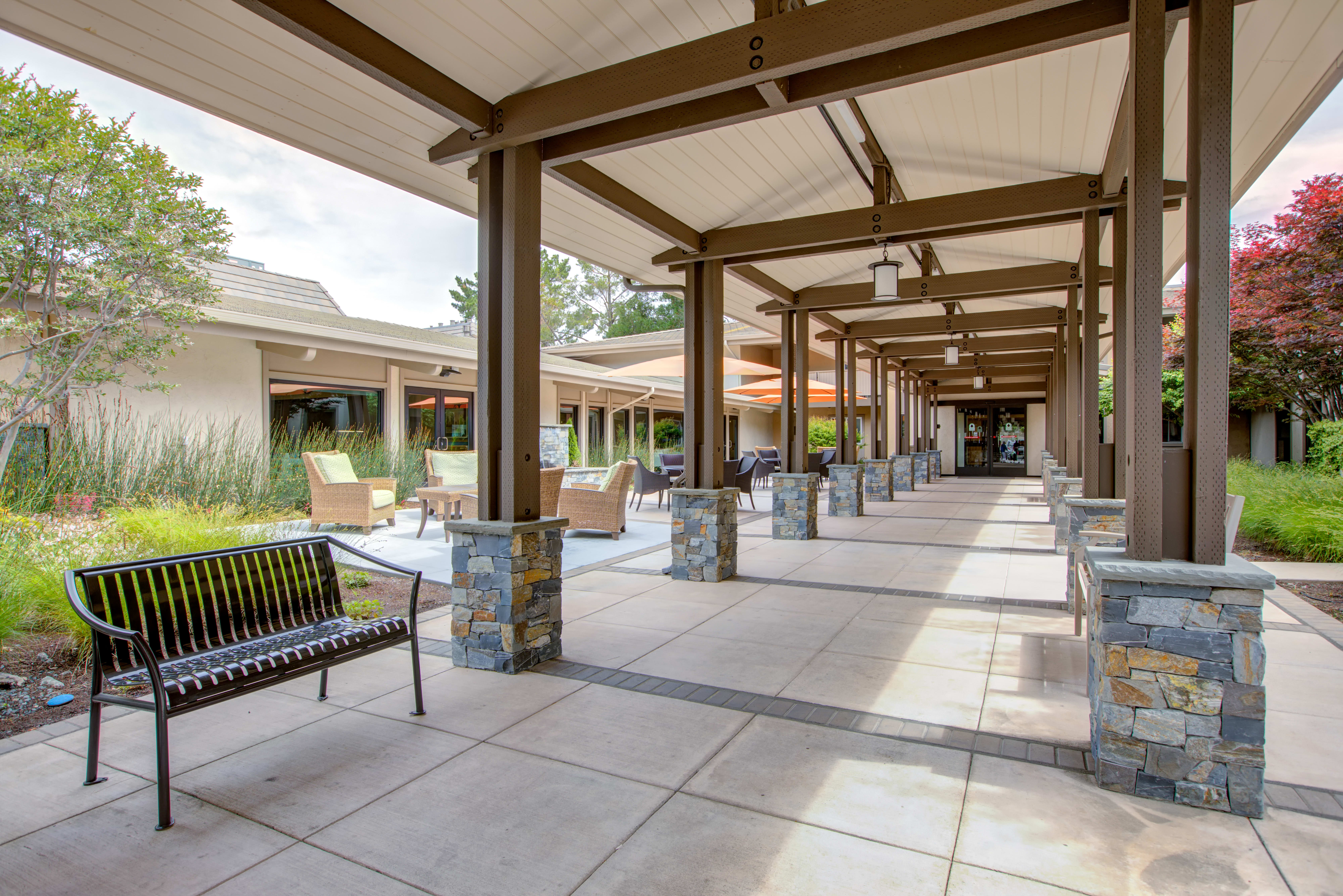 BridgePoint at Los Altos outdoor common area