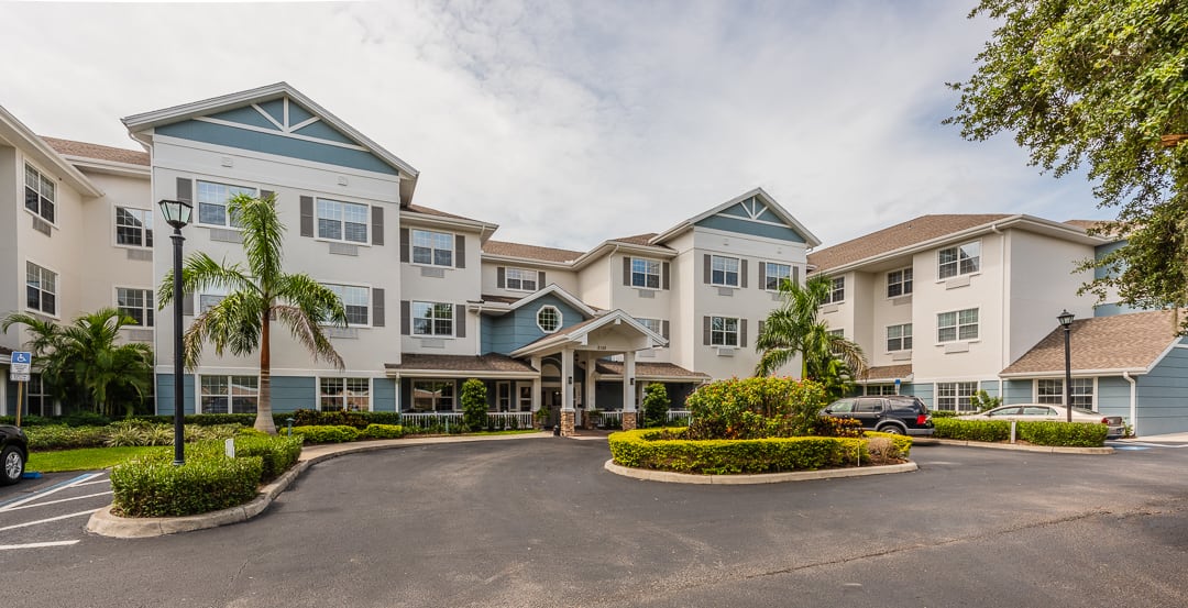 The Colonnade at Beckett Lake Clearwater Community Exterior